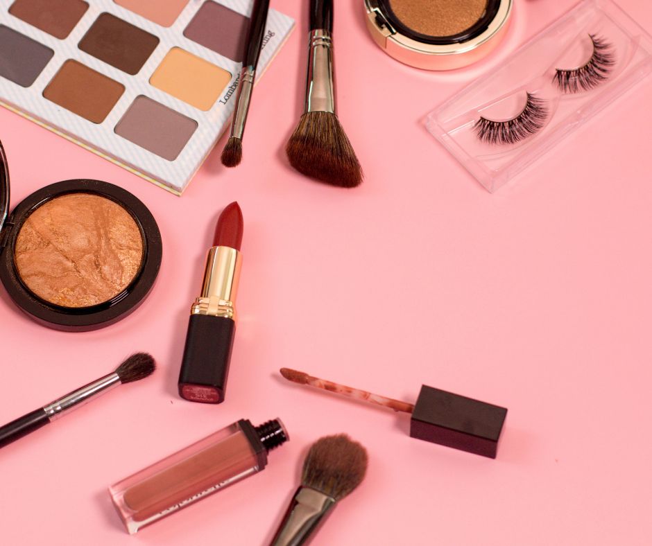 Best-Waterproof-Makeup-Products-Nuvari.pk-Pakistan