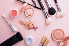 Waterproof Makeup: Which Products Actually Need to Be Waterproof? | Nuvari Pakistan